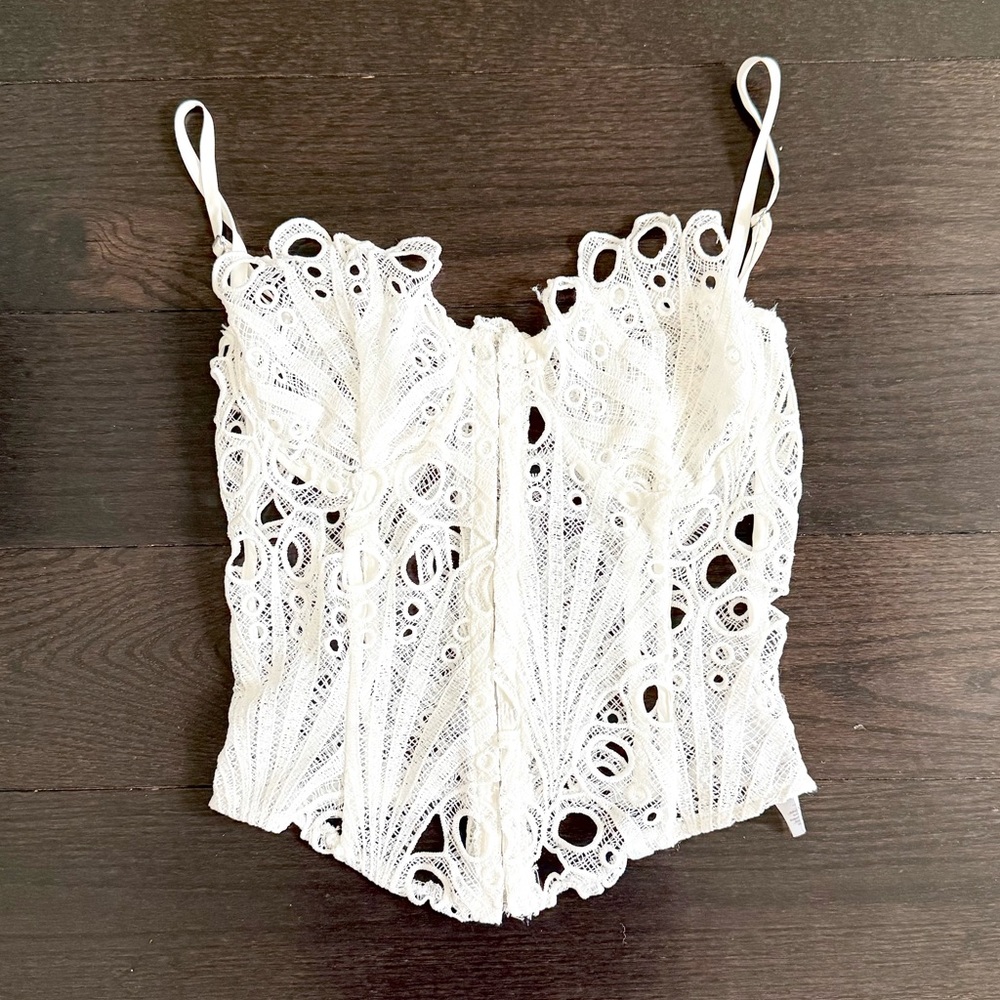 PrettyLittleThing White Lace Camisole
